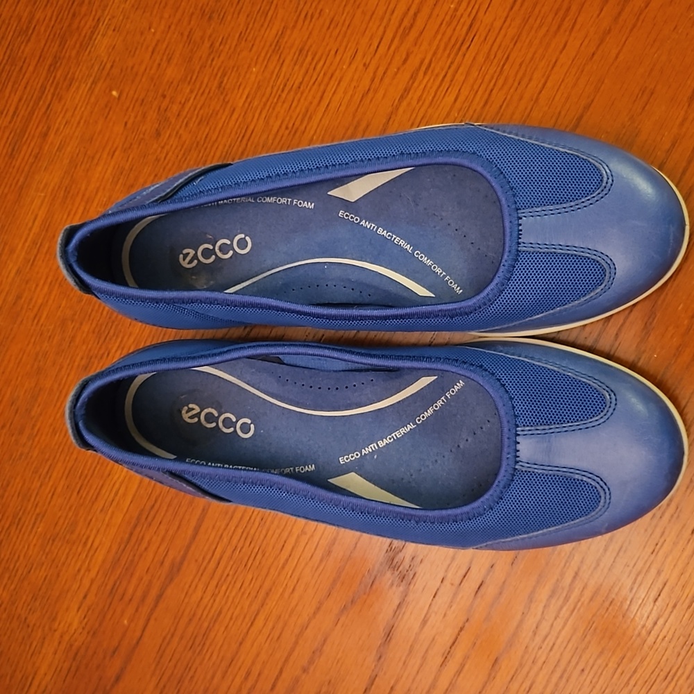 Ecco Slip-On Comfort Foam Shoes SZ 5.5